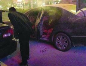 女子怒向小三泼汽油 结果将自己和丈夫烧成重伤