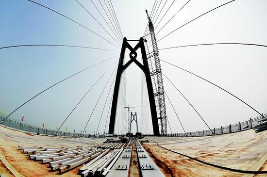 港珠澳大桥主体桥梁贯通 多家在鄂央企参与建设(图)