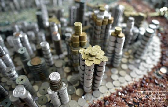 男子收集5万枚硬币:完成的作品让人惊叹 男子收集5万枚硬币:完成的作品让人惊叹