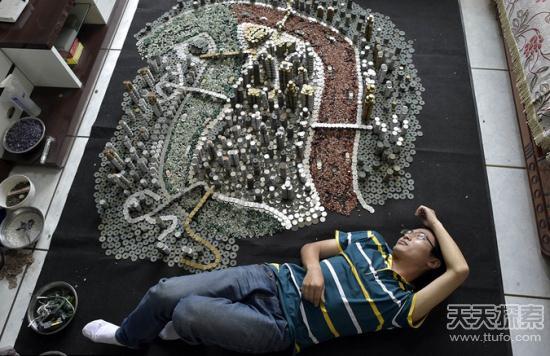 男子收集5万枚硬币:完成的作品让人惊叹 男子收集5万枚硬币:完成的作品让人惊叹