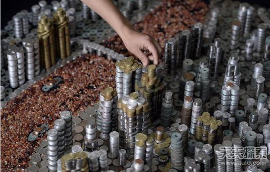 男子收集5万枚硬币:完成的作品让人惊叹 男子收集5万枚硬币:完成的作品让人惊叹