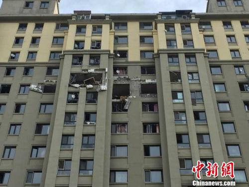 图为事故现场 劲彪 摄 图为事故现场 劲彪 摄