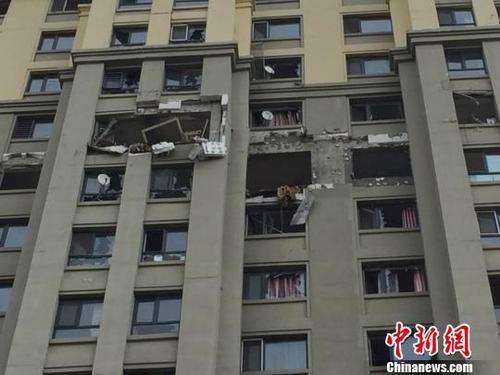 图为事故现场 劲彪 摄 图为事故现场 劲彪 摄