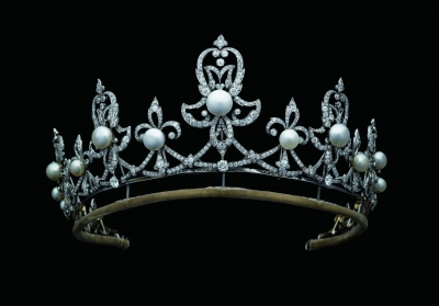 斯宾塞伯爵夫人头冠 约1890年 卡塔尔博物馆管理局收藏 斯宾塞伯爵夫人头冠 约1890年 卡塔尔博物馆管理局收藏