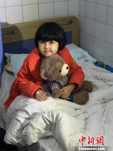 社会各界人士向遂宁“最悲伤”作文小女孩献爱心