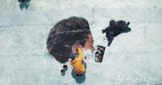 胡拉《如果你开始翱翔，该怎么办》。图 取自 The Huffington Post