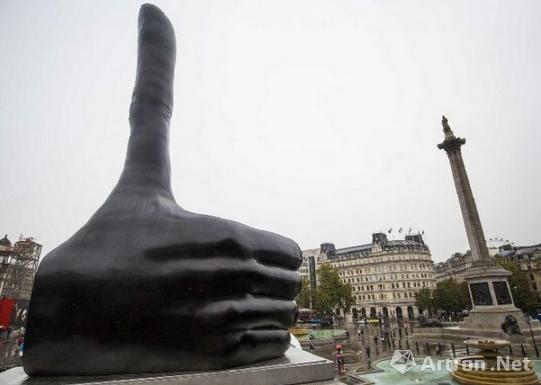 大卫·史瑞格（David Shrigley）铜雕《非常好》（Really Good）?！　? longdesc=