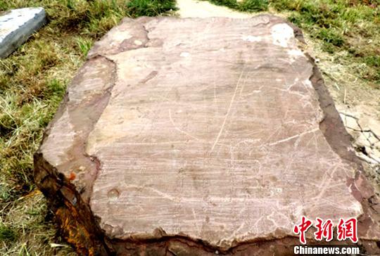 图为宝丰县香山寺文管所新发现的清代《重修香山寺碑记》碑刻 宝丰县香山寺文管所供图 摄 图为宝丰县香山寺文管所新发现的清代《重修香山寺碑记》碑刻 宝丰县香山寺文管所供图 摄