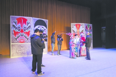 荆河戏国家级传承人萧耀庭的抢救性记录舞台现场 荆河戏国家级传承人萧耀庭的抢救性记录舞台现场