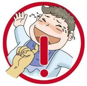 父亲一屁股“坐死”了亲生幼子！只因一个逗孩子玩的动作！