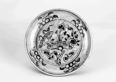 玉溪市博物馆藏玉溪窑青花一束莲纹盘 玉溪市博物馆藏玉溪窑青花一束莲纹盘