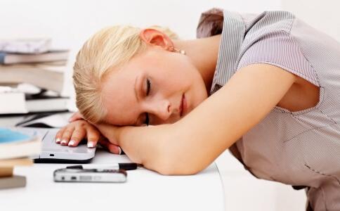 久坐白领该如何减肥 白领减肥最好的方法 白领要如何减肥 久坐白领减肥的方法有哪些 白领怎么减肥效果好