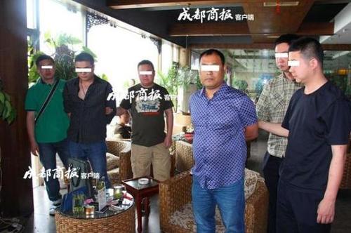 盗挖团伙中多为父子翁婿 为盗宝专门学潜水