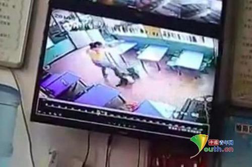 陕西一幼童幼儿园内被虐打 教育局:打人者是舅妈