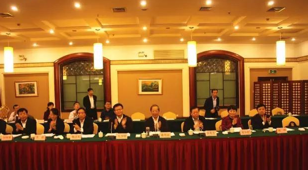 10月15日，“精准立法促进社会文明”座谈会现场。