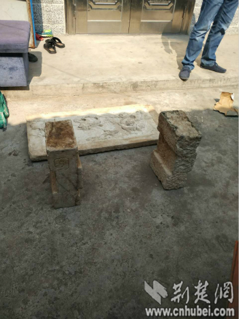 凳脚。通讯员 卢雯 摄