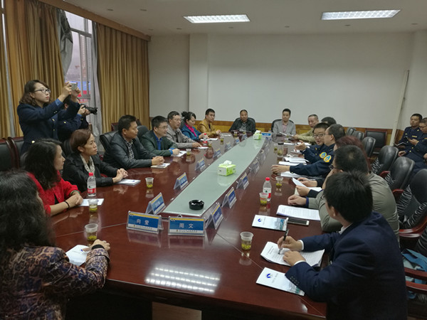 民建会员与高管处同志座谈 民建会员与高管处同志座谈