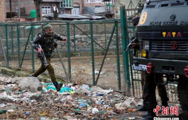 印巴边界再次交火动用火炮 双方至少共4人丧生