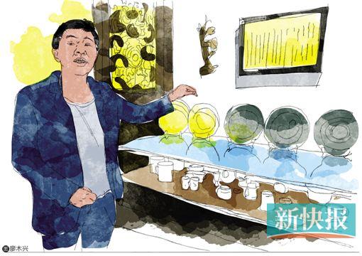 　　阿伦收集了大量欧洲瓷器,造型不一,花色各异,而且功用也不尽相同。就数量和质量而言,要举办一个“欧洲瓷器展”绰绰有余