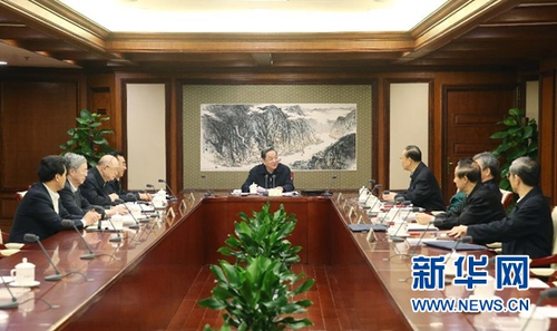 10月28日，中共全国政协党组召开会议，专题学习贯彻党的十八届六中全会精神。中共中央政治局常委、全国政协主席、党组书记俞正声主持会议并讲话。新华社记者姚大伟摄