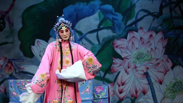 张火丁演出《锁麟囊》 张火丁演出《锁麟囊》