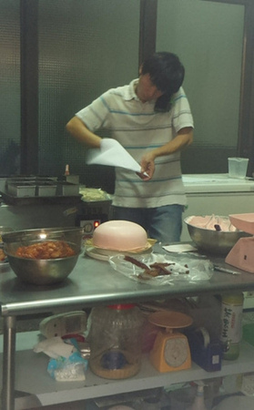 面包师拍陈水扁散步遭恐吓有人留言“请他吃子弹”