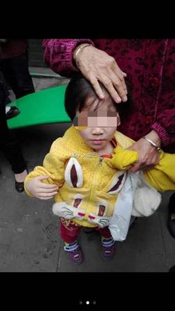 亲戚送回被抱走女童 亲戚送回被抱走女童