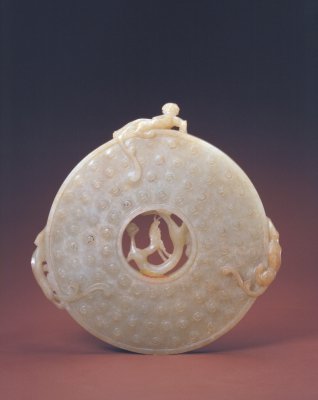 玉九螭璧另面 玉九螭璧另面