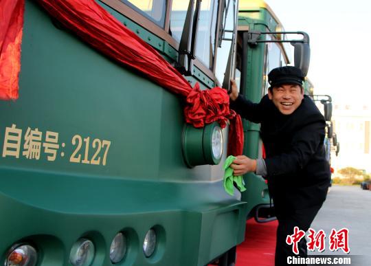 “铛铛车”11月1日将亮相石家庄 韩冰 摄 “铛铛车”11月1日将亮相石家庄 韩冰 摄