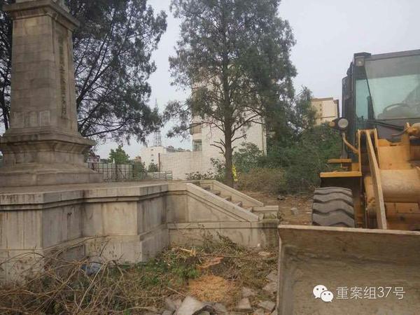 烈士纪念碑“迁建”7年未果，烈士家属：拿命换来的碑怎能随便拆！