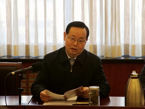 蒋作君传达六中全会精神 蒋作君传达六中全会精神