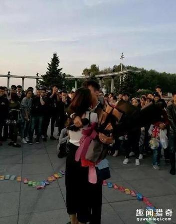 999盒保险套摆爱心告白 最奇葩求婚方式盘点