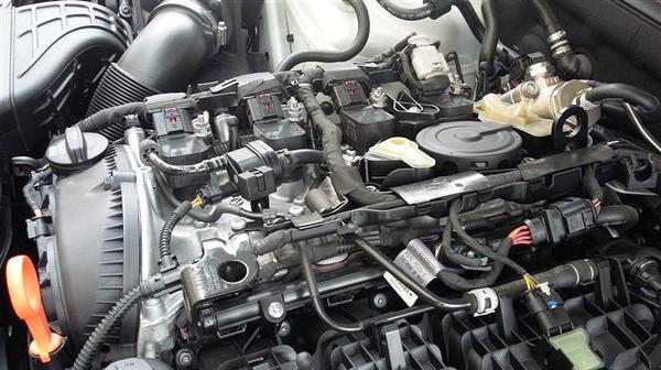 奥迪新车发动机遭腐蚀 奥迪新车发动机遭腐蚀