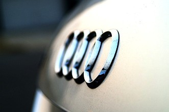 奥迪新车发动机遭腐蚀2 奥迪新车发动机遭腐蚀2