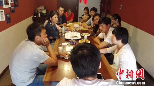 抑郁症群体的自救与互助:吃药不下30种 抱团取暖