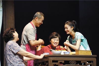 北演投资制作的话剧《生命密码》,一年之内演出了一百场。