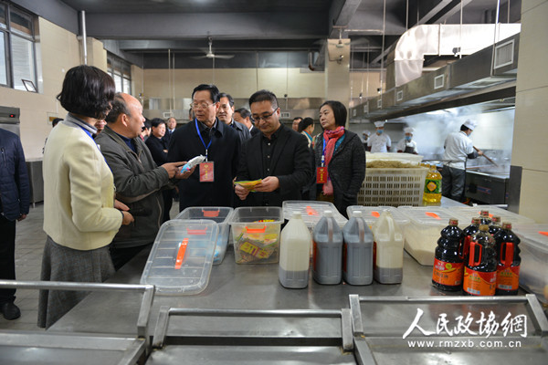 河南商丘市政协视察食品药品提案办理工作