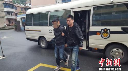 诈骗分子被警方抓获。桐庐警方供图