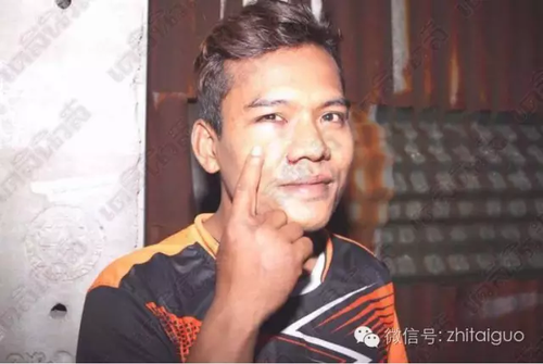 重庆游客泰国街头不明原因身亡 脸上有明显淤青