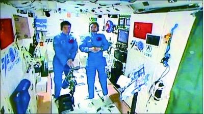 景海鹏陈冬今日回家 景海鹏陈冬今日回家