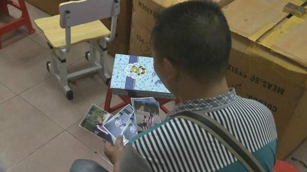 少女被陌生男拉走2 少女被陌生男拉走2