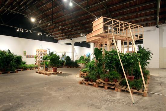 石青，一切坚固的东西都烟消云散了，装置，尺寸可变，2012