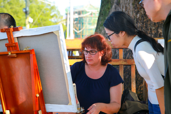 中国写生大会进行时之法国画家克莉丝汀?博提歌里欧尼(Christine Bottiglioni) 中国写生大会进行时之法国画家克莉丝汀?博提歌里欧尼(Christine Bottiglioni)