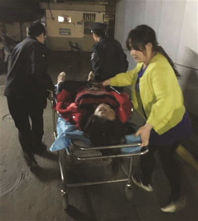 产妇在地铁站站长室生下了孩子。