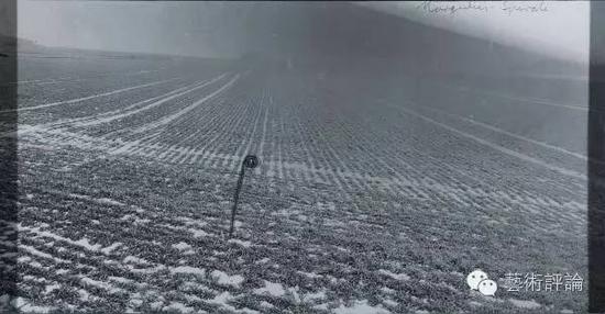 安塞姆·基弗作品《荒芜的风景》