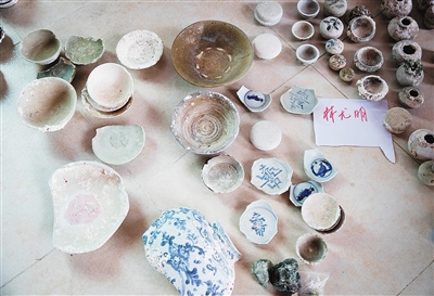 琼海市潭门镇16位渔民捐赠的400余件家传物件，还原了古代南海渔民的生活状态和海上贸易实况。