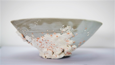 一只民国时期的瓷碗。