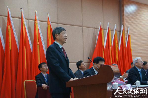 会上，大会主席团主席、民盟厦门市第十二届主委陈昌生致开幕词。2_副本