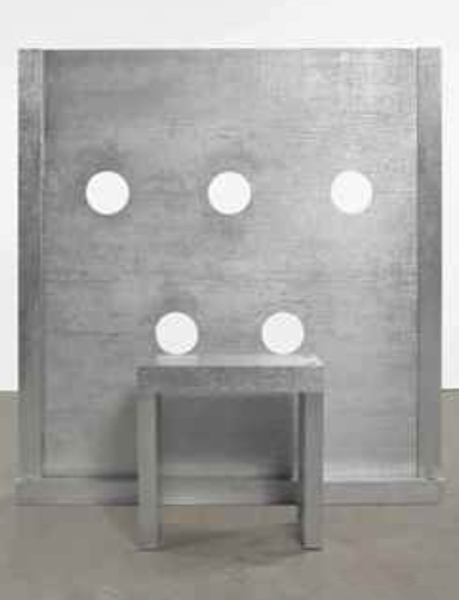 卡迪·诺兰德（Cady Noland）的《因循守旧恐惧》（Beltway Terror）。图片：Courtesy of Kenny Schachter