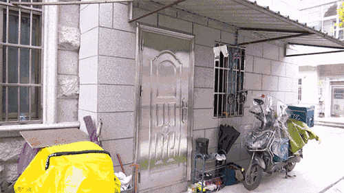 上海疑被虐死女童母亲:孩子从保姆家回来常带伤